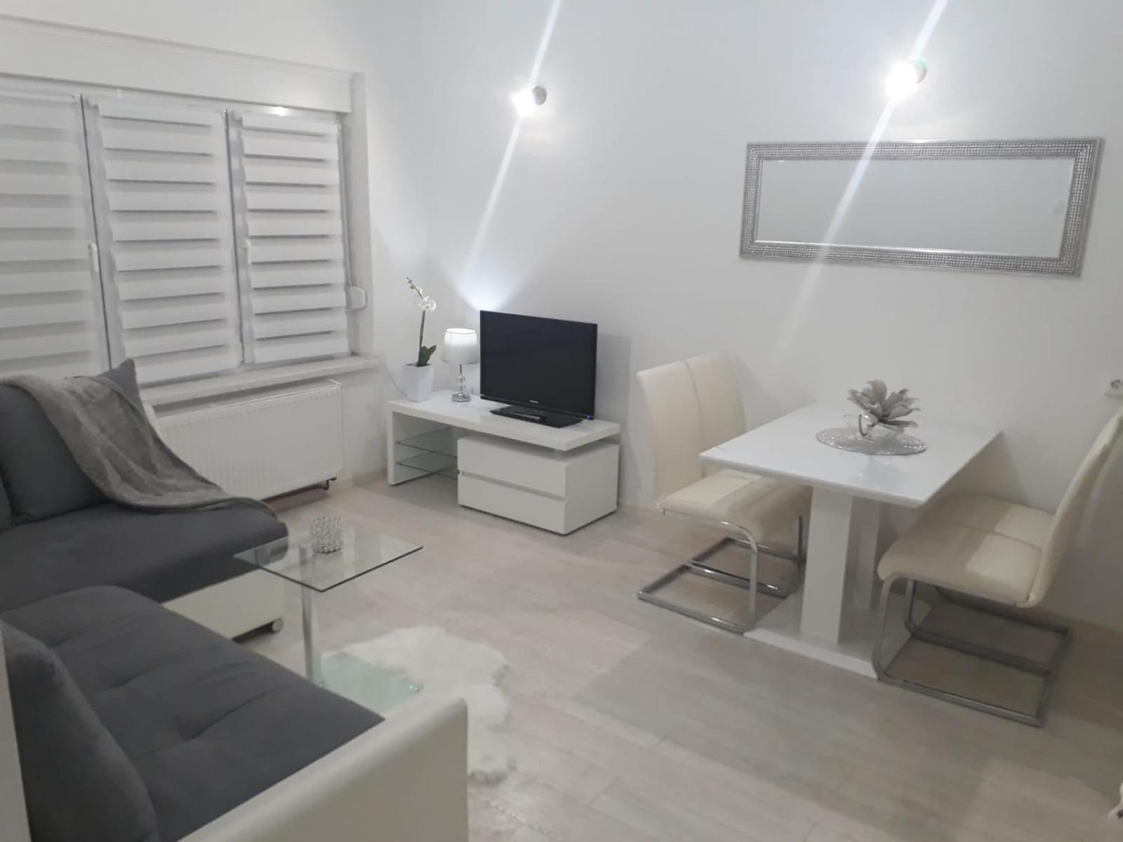 Apartman Kristina - Self Check In & Check Out Otočac 外观 照片